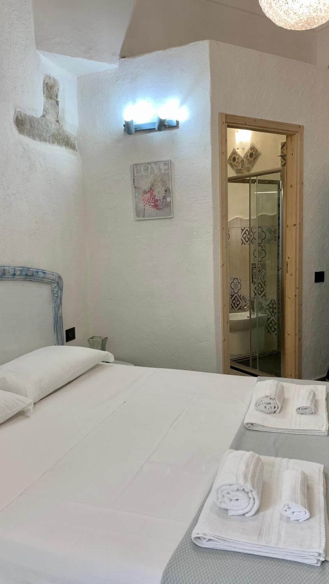 Hotel La Casa Di Dario La Maddalena  Exterior foto